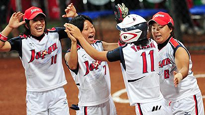 oly_g_japan_softball1_412.jpg