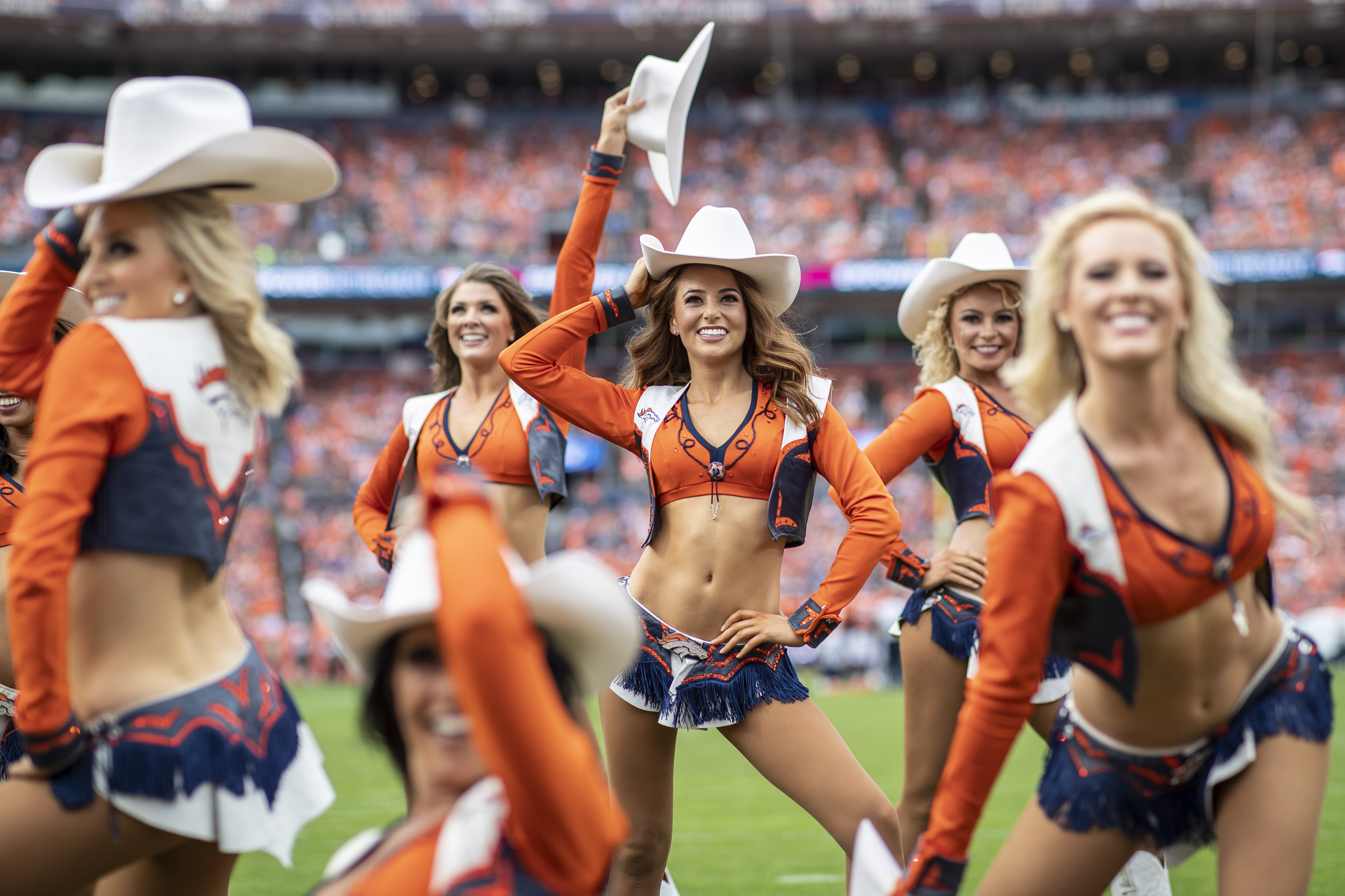 denver-broncos-cheerleaders-cheer-nfl-788253905.jpg