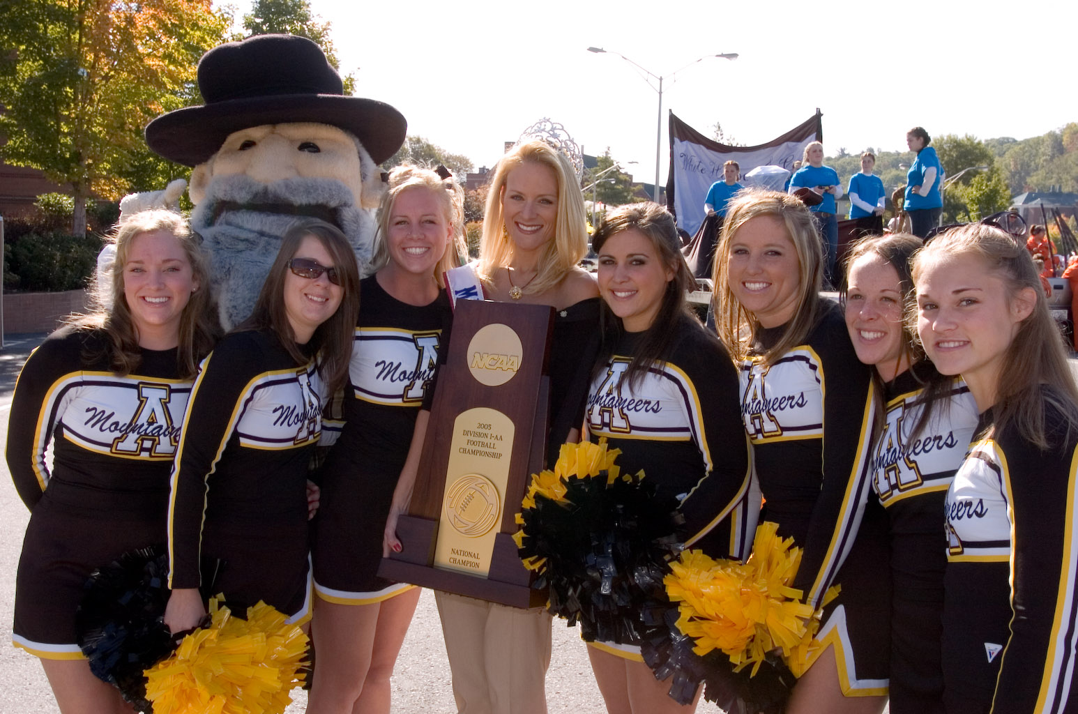 homecoming-tradition-18-d06-09parade014.jpg