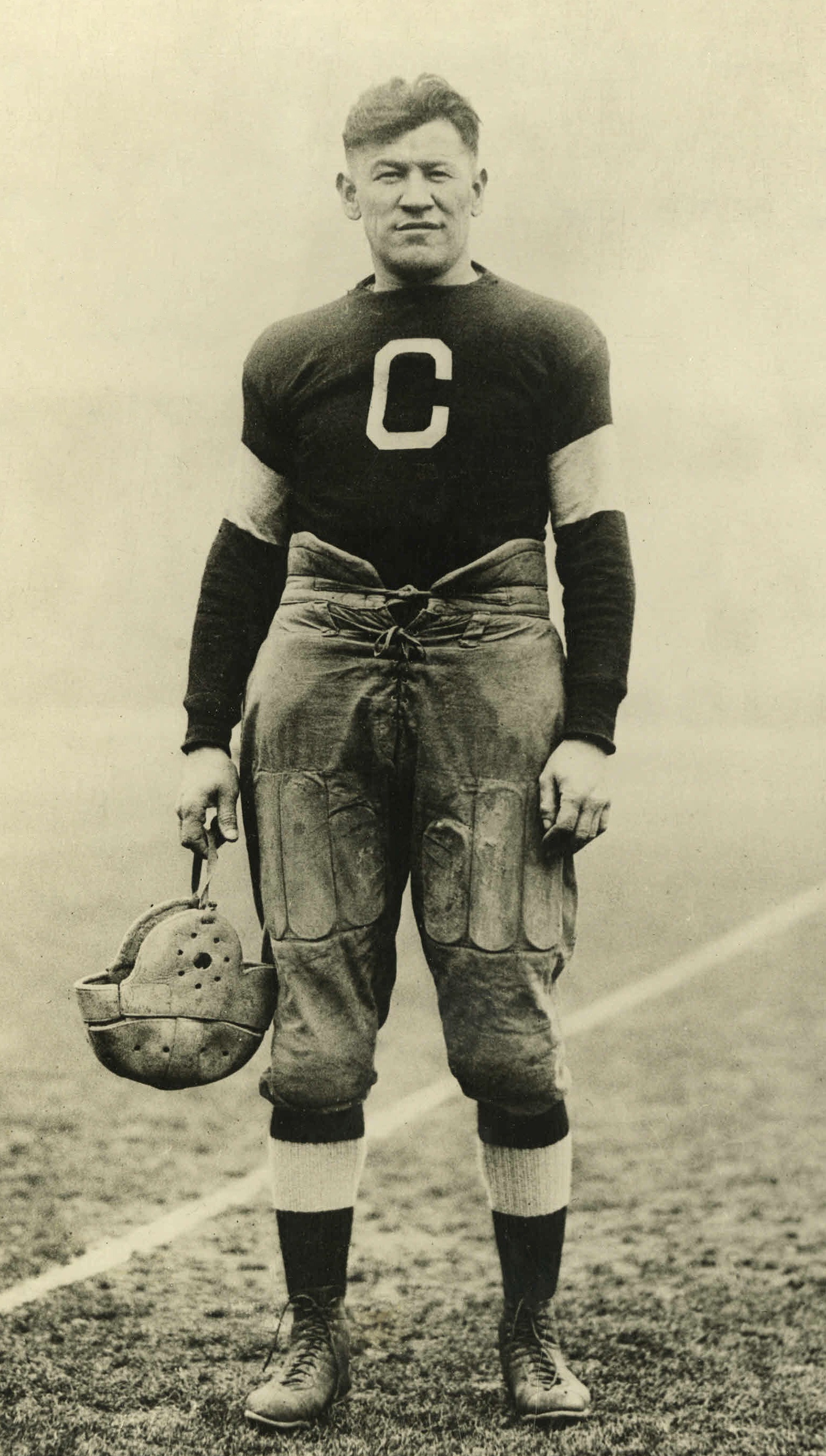 Jim_Thorpe_Canton_Bulldogs_1915-20.jpg