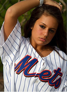 mets-girls-brunette.jpg