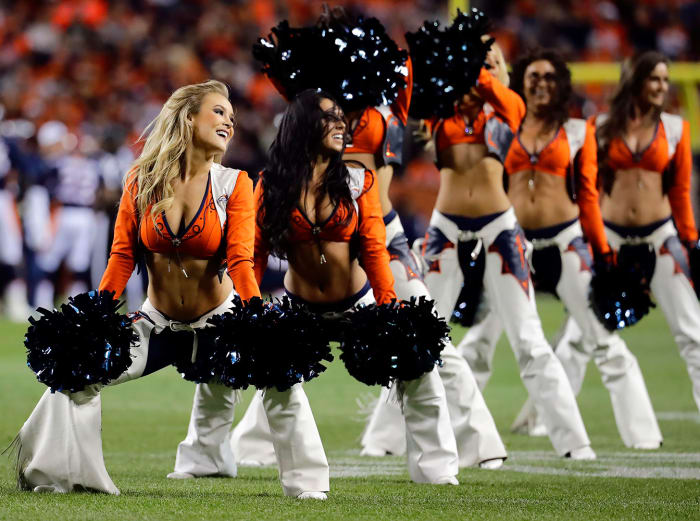 denver-broncos-cheerleaders-ap_648570945094jpg.webp