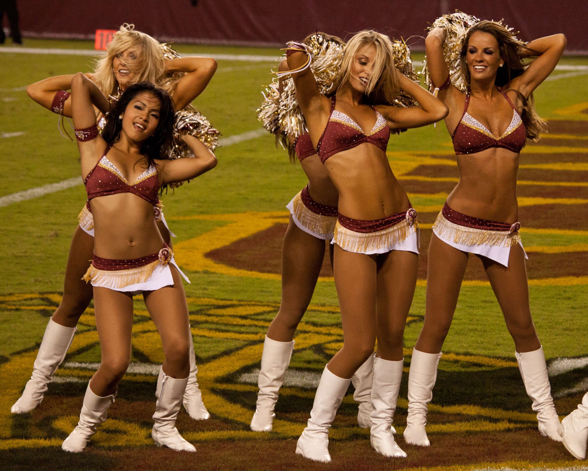 1532533938_washington-redskins-cheerleaders.jpg