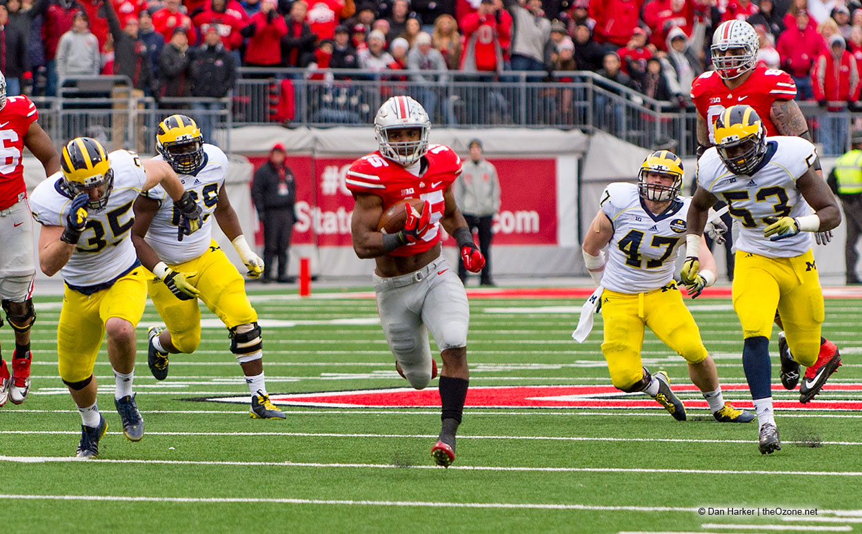 Ohio-State-Buckeyes-Ezekiel-Elliott-vs.-Michigan-2014.jpg