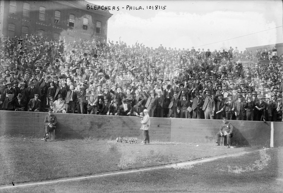 Baker_Bowl_bleachers_1915.jpg