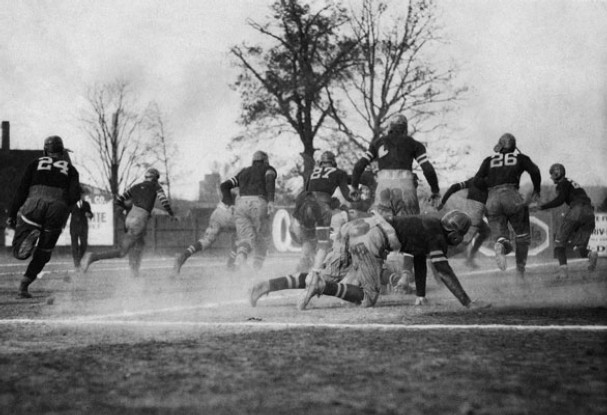 tennessee-volunteers-football-neyland-1920s.jpg