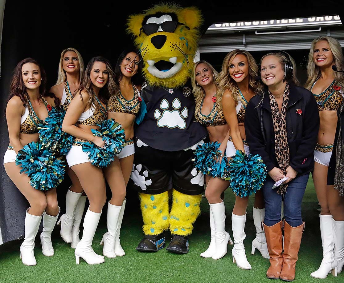 jacksonville-jaguars-roar-cheerleaders-ap_764556324763jpg.webp