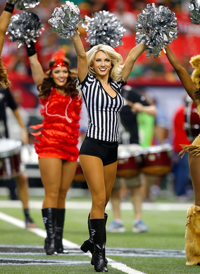 atlanta-falcons-cheerleaders-gettyimages-619360792_masterjpg.webp