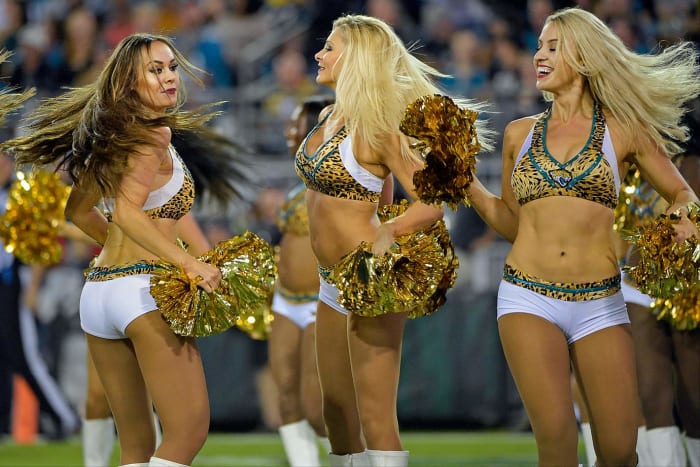 jacksonville-jaguars-roar-cheerleaders-ap_477147710786jpg.webp